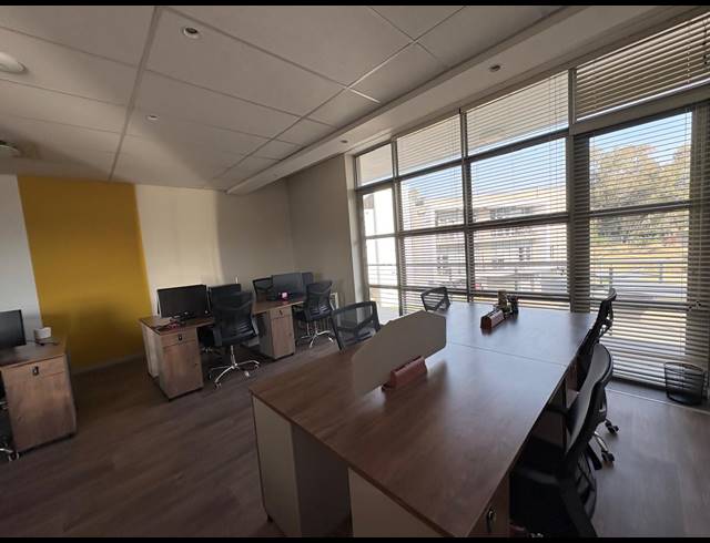 190M² OFFICE TO LET IN BROADACRES